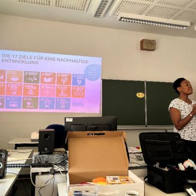 17 SDGs und Arhea Marshall (c) Dr. Giebel